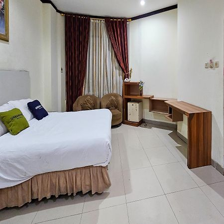 Urbanview Hotel Kharisma Banjarmasin بانجارماسين المظهر الخارجي الصورة